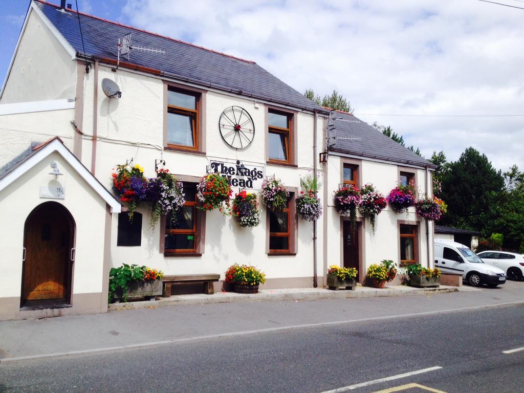 Nant-y-bwch The Nags Head Tredegar B&B 외부 사진